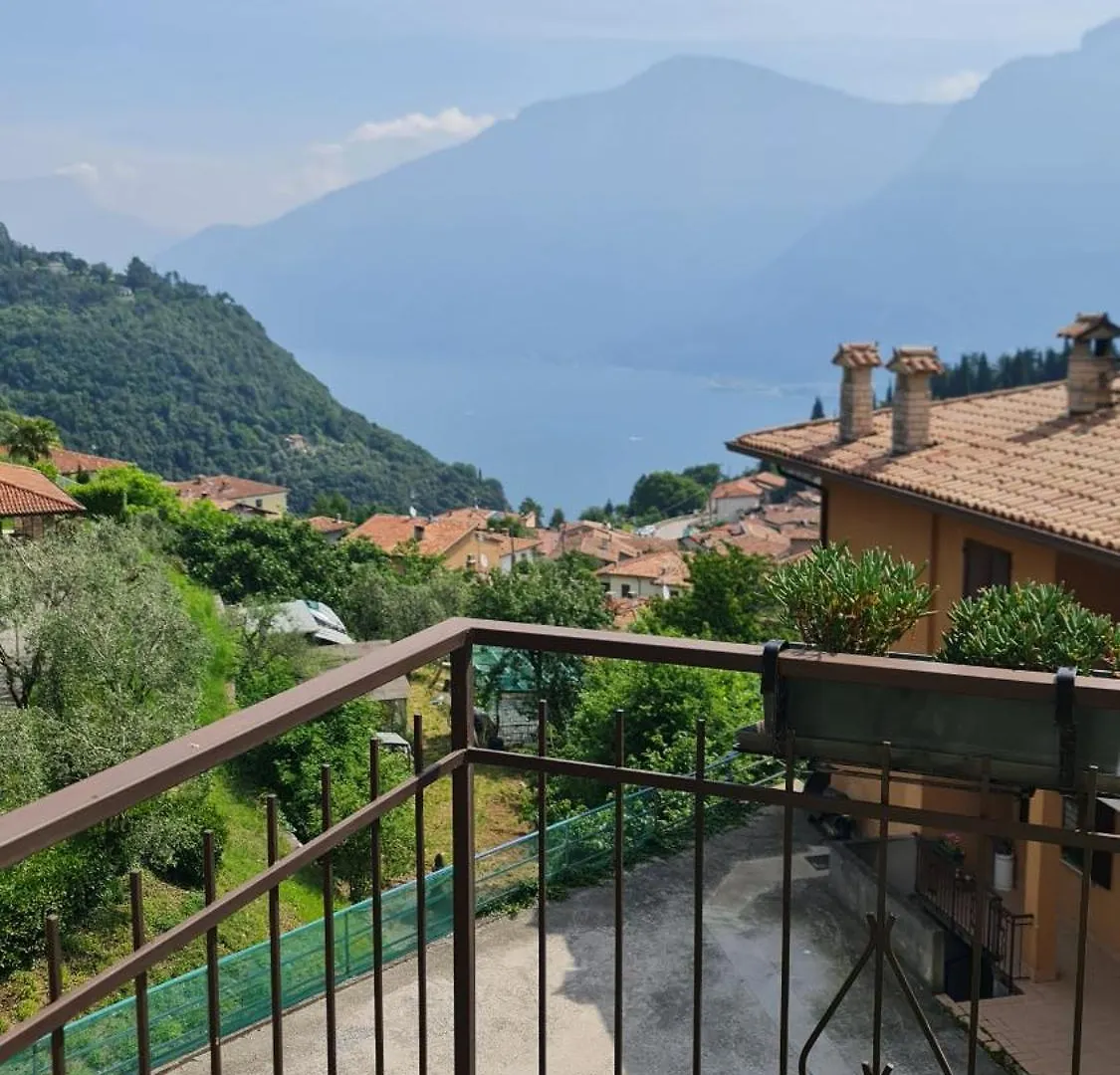 Lucerna Studio Balcony Lake View By Gardadomusmea Tremosine 0*,  Italia